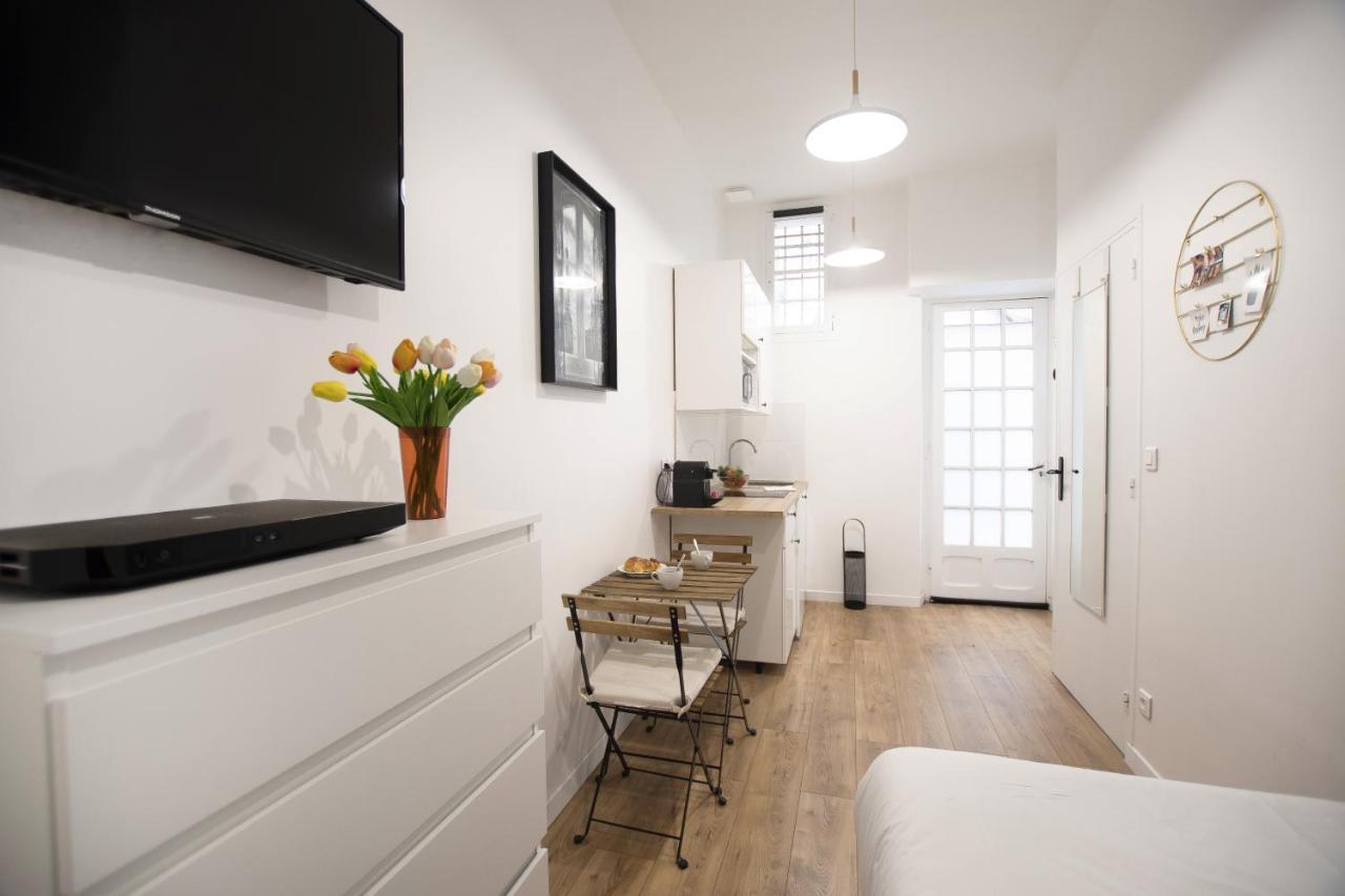 Great Studio Near The Eiffel Tower Париж Екстериор снимка
