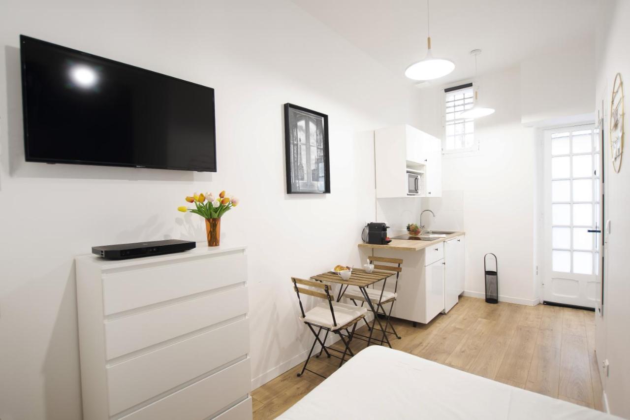 Great Studio Near The Eiffel Tower Париж Екстериор снимка