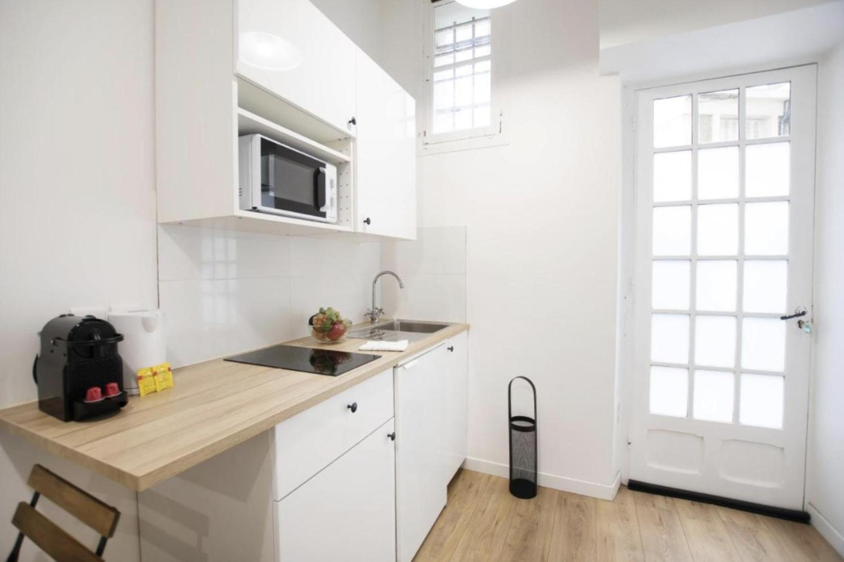Great Studio Near The Eiffel Tower Париж Екстериор снимка